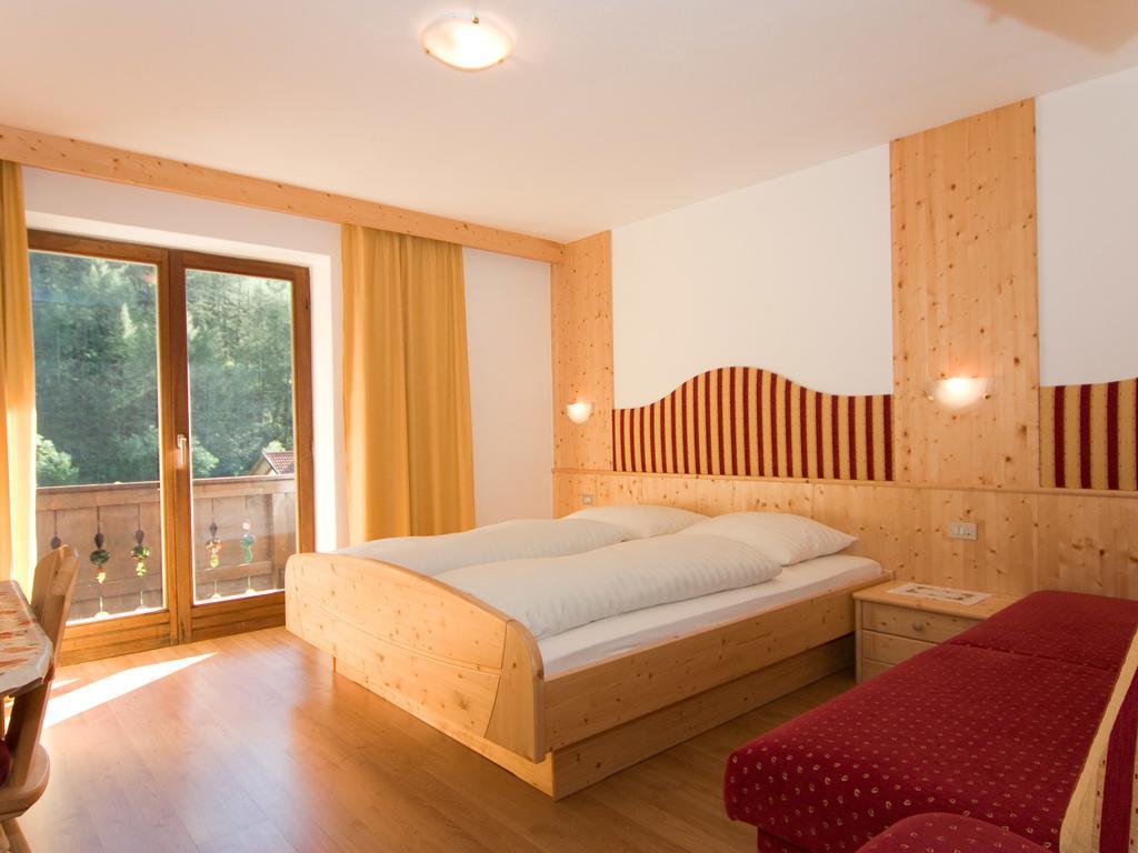Pension & Appartament Anna プレドーイ 部屋 写真